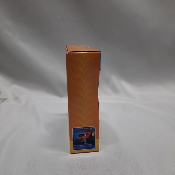 NIB Nickelodeon Blaze Snowflake & Santa Hat 2017  Viacom Int'l - Picture 2 of 6